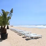 Pool & Sea Oporto Эшпинью