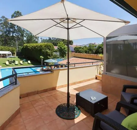 Pool & Sea Oporto Homestay *