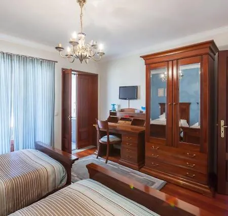 Pool & Sea Oporto Homestay *